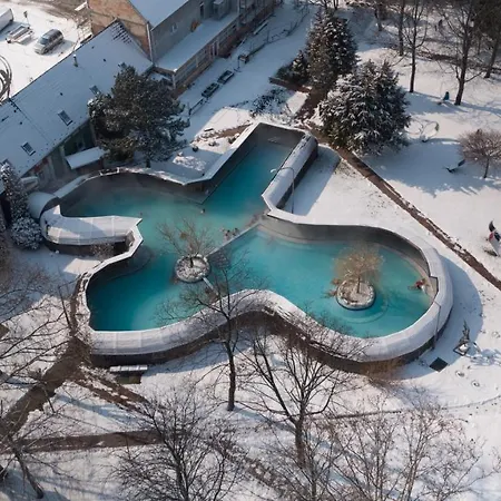 Thermal Apartmanhaz 코마롬