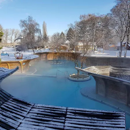아파트 Thermal Apartmanhaz