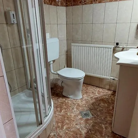 아파트 Thermal Apartmanhaz *