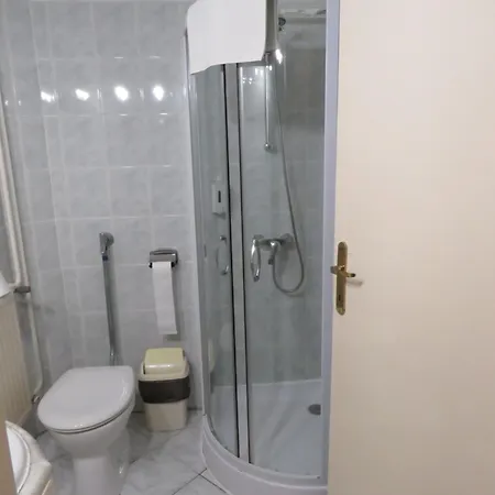 아파트 Thermal Apartmanhaz *