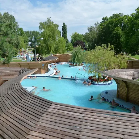 Thermal Apartmanhaz Apartman Komárom